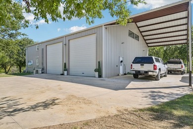 Enjoy wide-open country living with this versatile barndominium - photo 2