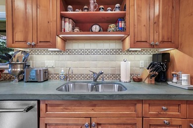 Gorgeous and comfortable, this 5 bedroom ensuite home is just - photo 12