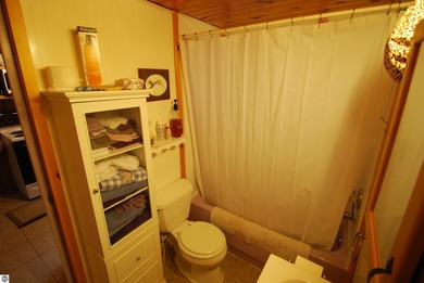 Your Northern Getaway Has Arrived - 3 Bed Cottage Near Lake St - photo 16