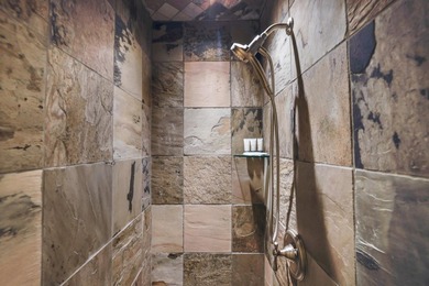 Gorgeous and comfortable, this 5 bedroom ensuite home is just - photo 20