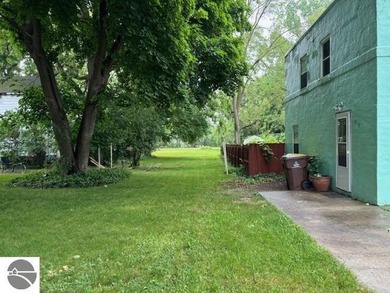 Needs Your Lovin' to Become Your Darling Home! Located on a - photo 3