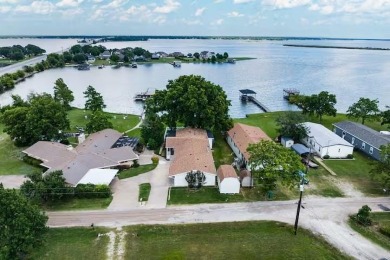 Lake Home For Sale in Seven Points, Texas