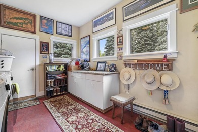 Gorgeous and comfortable, this 5 bedroom ensuite home is just - photo 32
