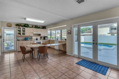 NO HOA !! Welcome to this beautifully maintained 4-bedroom, 2 - photo 12