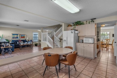 NO HOA !! Welcome to this beautifully maintained 4-bedroom, 2 - photo 13