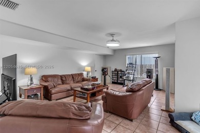 NO HOA !! Welcome to this beautifully maintained 4-bedroom, 2 - photo 15