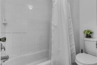 NO HOA !! Welcome to this beautifully maintained 4-bedroom, 2 - photo 20