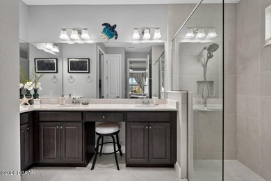 Beautifully upgraded Parrot floor plan with 2 beds, 2 baths, an - photo 23
