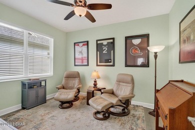 Beautifully upgraded Parrot floor plan with 2 beds, 2 baths, an - photo 32