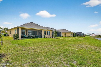 Beautifully upgraded Parrot floor plan with 2 beds, 2 baths, an - photo 42