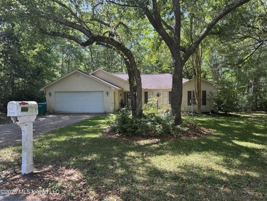 WATERFRONT on 3 Large Lots ! Find your small oasis Tucked away - photo 1