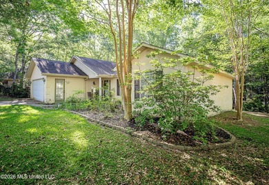 WATERFRONT on 3 Large Lots ! Find your small oasis Tucked away - photo 7