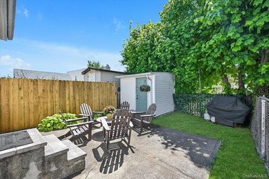 Bright, Sun-Filled Semi-Detached Colonial in Prime Northwest - photo 18