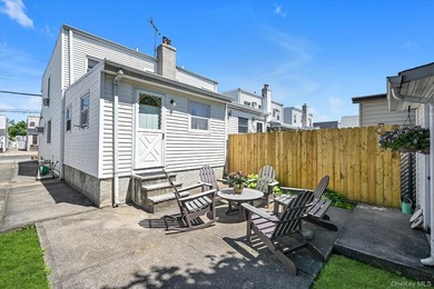 Bright, Sun-Filled Semi-Detached Colonial in Prime Northwest - photo 19