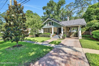 Priced to sell! This stunningly remodeled bungalow perfectly - photo 4