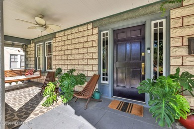 Priced to sell! This stunningly remodeled bungalow perfectly - photo 9