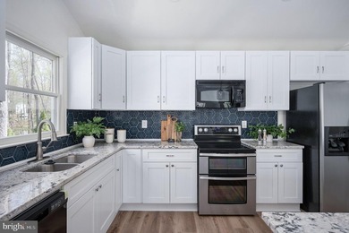 Welcome to your lakefront dream home in the highly sought-after - photo 32