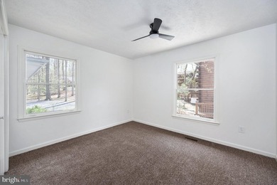 Welcome to your lakefront dream home in the highly sought-after - photo 37