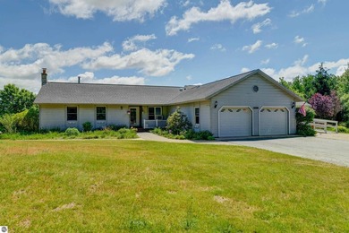 Rare opportunity to own a spacious 10 bedroom country estate on - photo 1