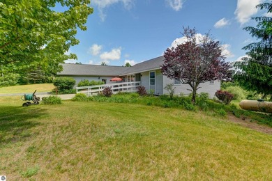 Rare opportunity to own a spacious 10 bedroom country estate on - photo 5