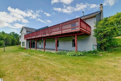 Rare opportunity to own a spacious 10 bedroom country estate on - photo 10