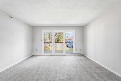 Easy Living Starts Here! Imagine coming home to a beautifully - photo 3