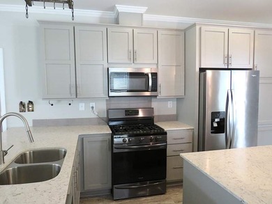 You will love this pre-owned 2021 Palm Harbor 3/2 split plan - photo 9