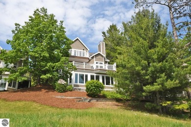 Lake Condo Sale Pending in Glen Arbor, Michigan