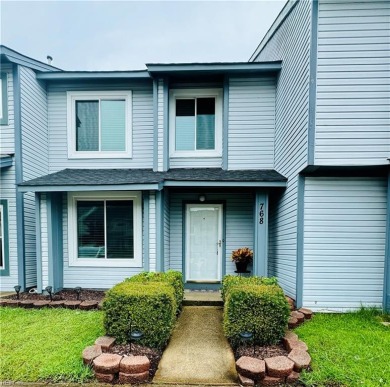 Lake Townhome/Townhouse For Sale in Virginia Beach, Virginia