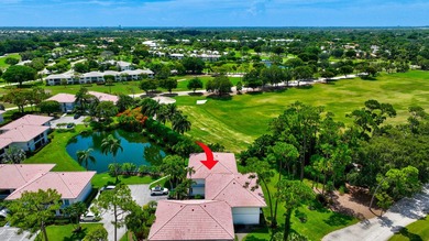 Fantastic location for the golfer(s) in the family - just steps - photo 1