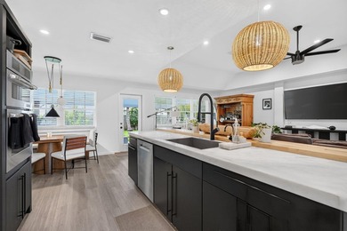 Welcome to this beautifully updated 3-bedroom, 2-bathroom - photo 4