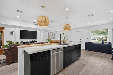 Welcome to this beautifully updated 3-bedroom, 2-bathroom - photo 7