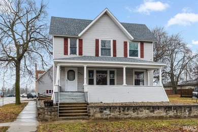 Bixler Lake Home For Sale in Kendallville Indiana