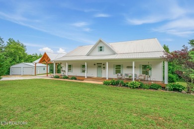 Hello to easy peaceful living in a desirable location with 2.2 - photo 1