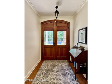 Gorgeous, pristine, and move-in ready! 4 Bed, 2 1/2 bath in - photo 8