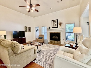 Gorgeous, pristine, and move-in ready! 4 Bed, 2 1/2 bath in - photo 10