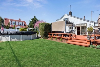 Welcome to 28 Fane Court: A Special Brooklyn Home Tucked away in - photo 18