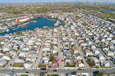 Welcome to 28 Fane Court: A Special Brooklyn Home Tucked away in - photo 32