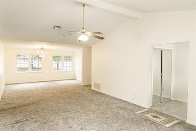 Charming cottage style home in Wagoner situated on approximately - photo 5