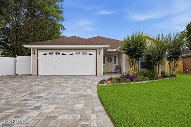 NEW PRICE - SELLERS ARE READY TO MOVE!! Situated on a scenic - photo 2