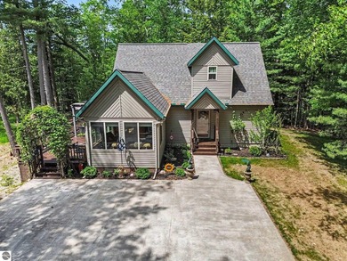 Custom-built, extremely well-maintained, beautiful home with - photo 1