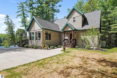 Custom-built, extremely well-maintained, beautiful home with - photo 8