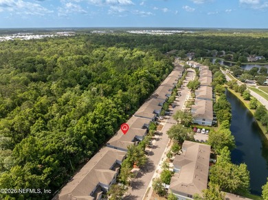 Discover low-maintenance living in this well-maintained - photo 1