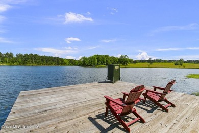 Welcome to this exceptional waterfront home located in the gated - photo 4