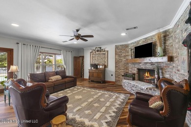 Welcome to this exceptional waterfront home located in the gated - photo 6