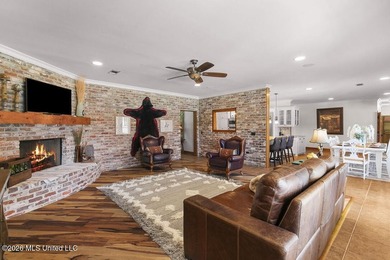 Welcome to this exceptional waterfront home located in the gated - photo 8