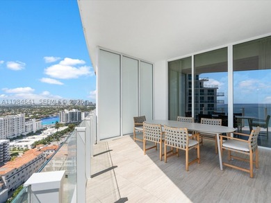 A refined coastal residence within the prestigious Four Seasons - photo 11