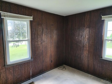 Welcome home to this charming 2 bedroom, 1 bath residence - photo 13