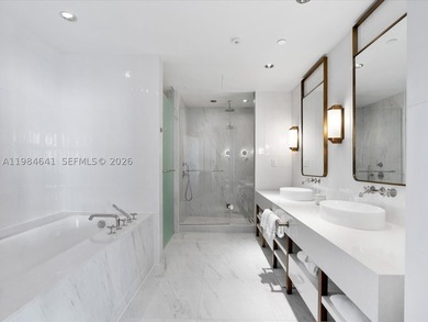 A refined coastal residence within the prestigious Four Seasons - photo 18