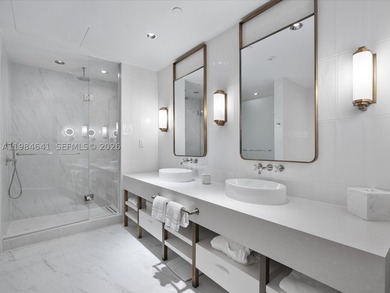 A refined coastal residence within the prestigious Four Seasons - photo 19